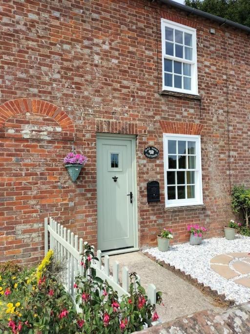 Cosy Cottage With Vineyard View Near Goodwood チチェスター エクステリア 写真