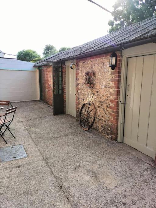 Cosy Cottage With Vineyard View Near Goodwood チチェスター エクステリア 写真