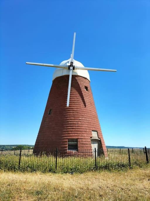 Cosy Cottage With Vineyard View Near Goodwood チチェスター エクステリア 写真