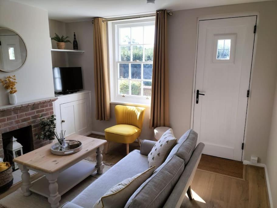 Cosy Cottage With Vineyard View Near Goodwood チチェスター エクステリア 写真